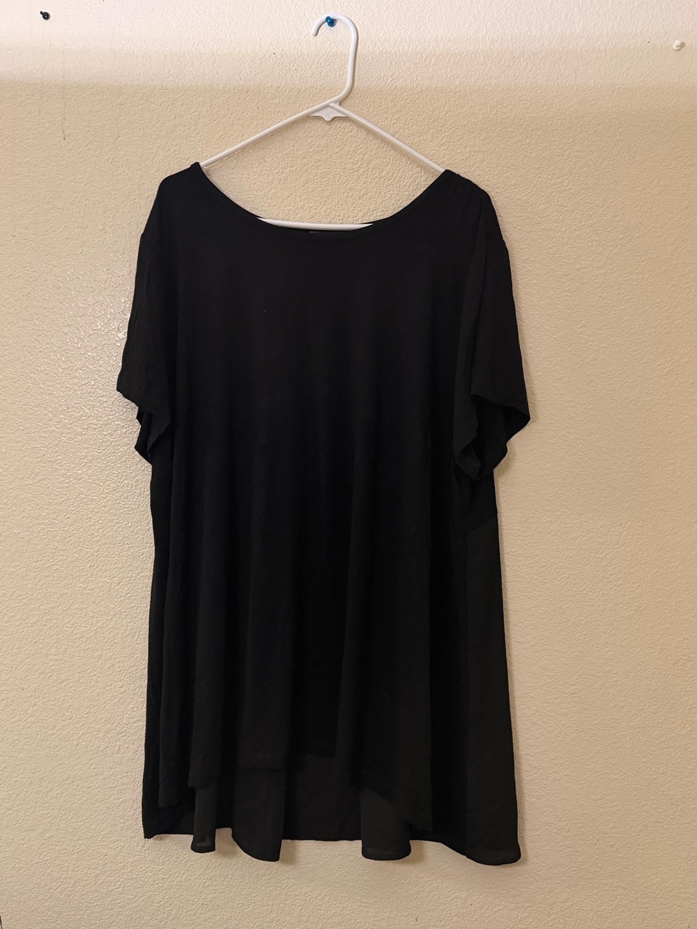 Vince Camuto Black Short-Sleeve Swing Tunic Top